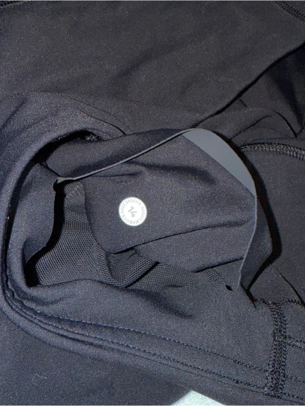LULULEMON Base Pace High Rise Crop Legging 23” in Black size 14 - Picture 7 of 7